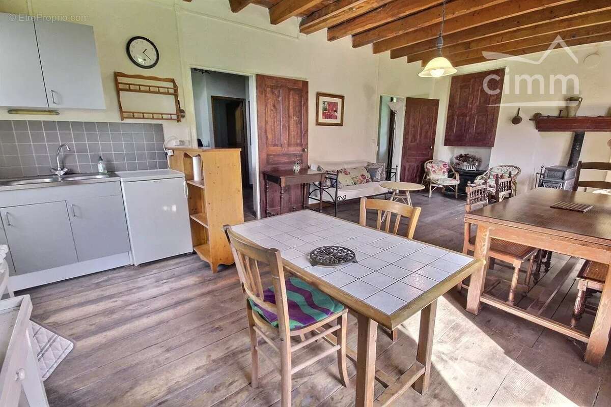 Maison à BOURGET-EN-HUILE