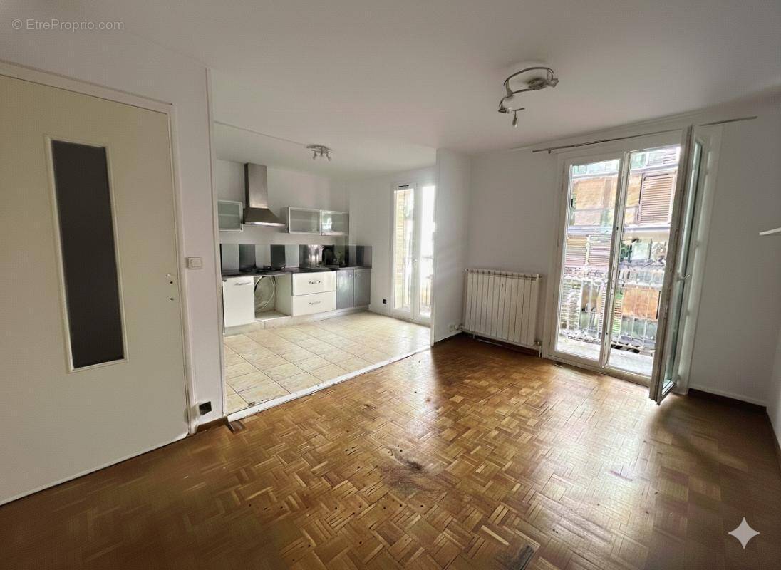 Appartement à MARSEILLE-2E