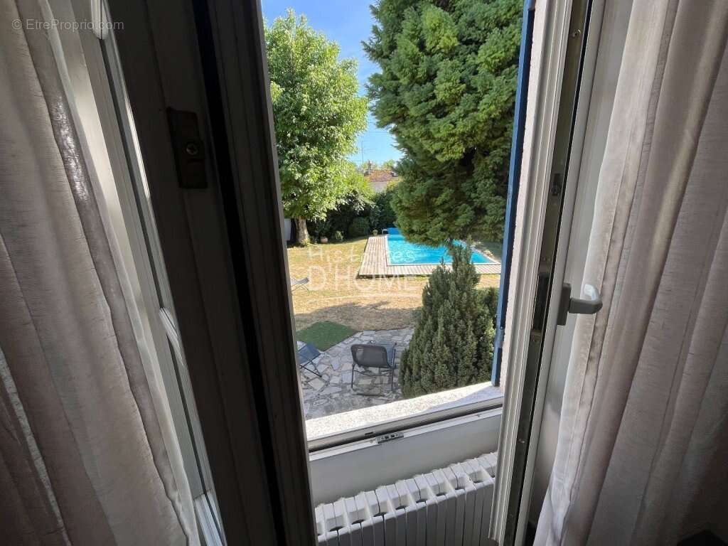 Maison à JOUY-LE-CHATEL