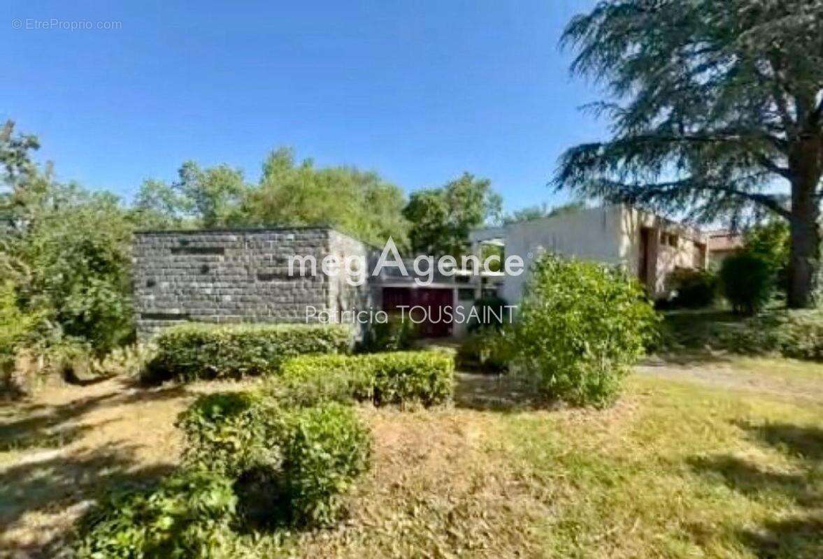 Maison d' architecte AUGUSTE VIVES -1971-La Salvetat St Gilles-31880- 119m2 parcelle 1800 - photo 3