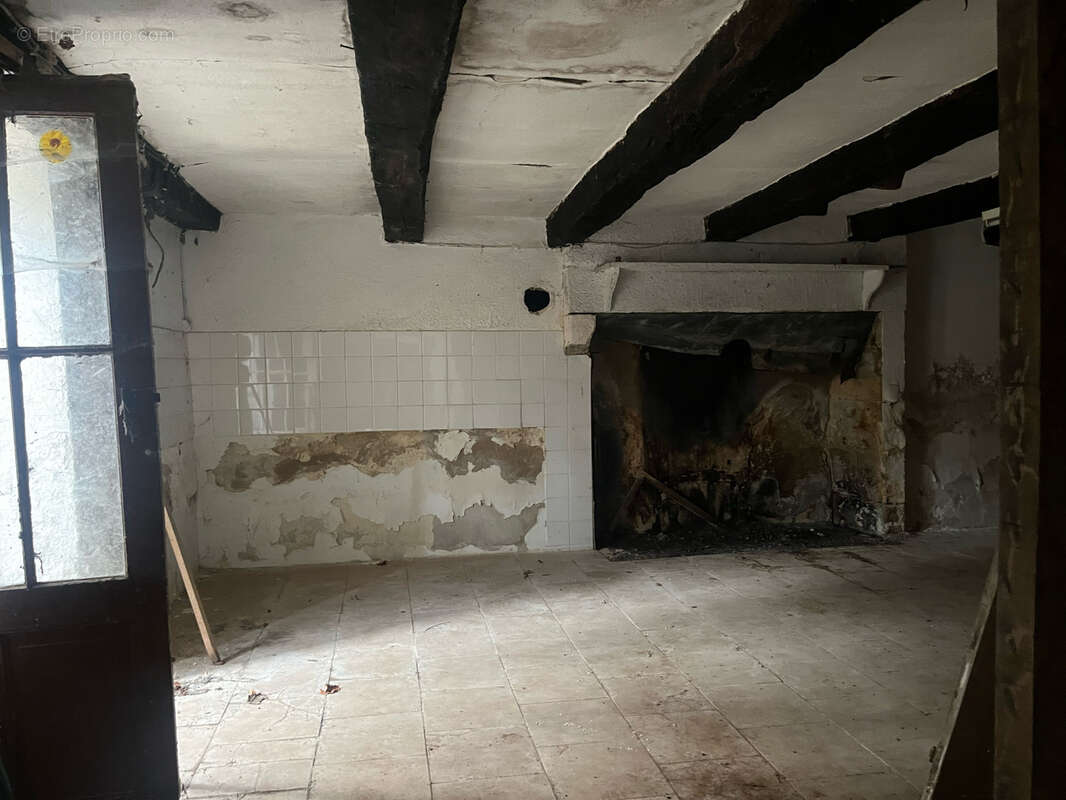 Maison à LEGUILLAC-DE-L&#039;AUCHE