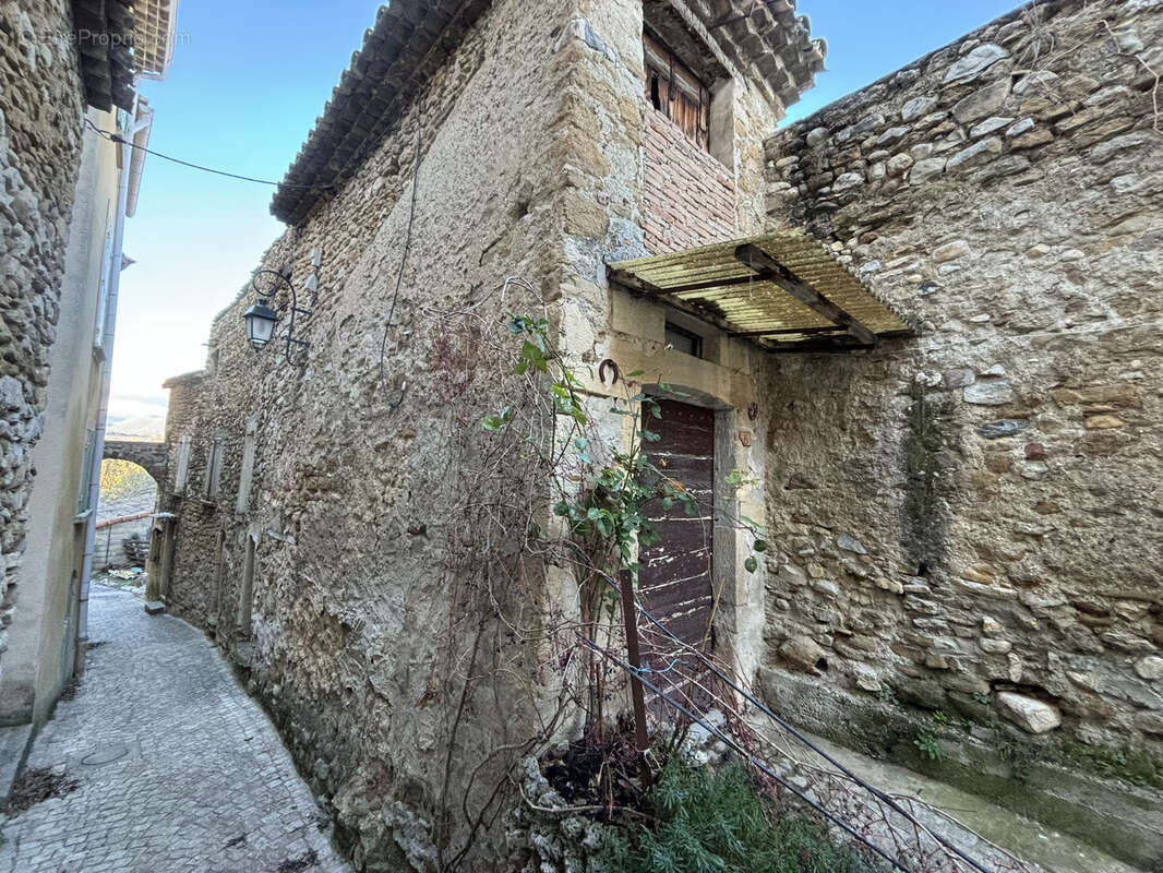 Maison à MIRABEL-AUX-BARONNIES
