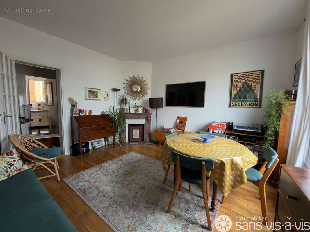 Appartement à COURBEVOIE