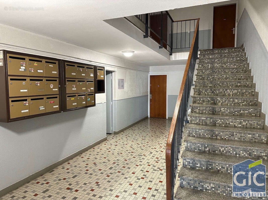 A vendre dans le gic/bi un 4pp herouville belles portes - photo 17