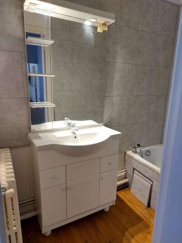 Appartement à LA SEAUVE-SUR-SEMENE
