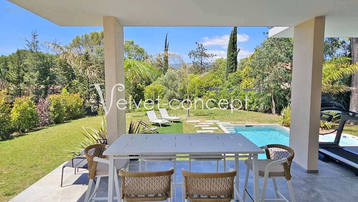 Maison à MOUGINS