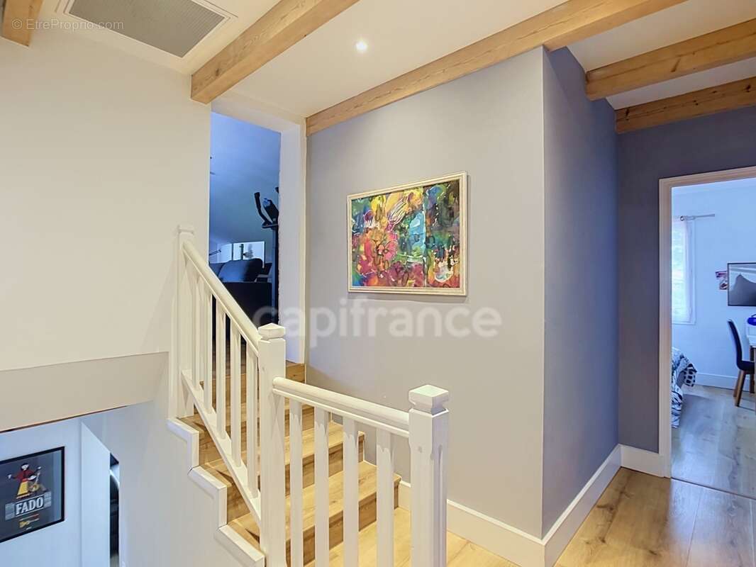 MONTÉLIMAR (26200) – Maison familiale climatisée de 162 m², 5 chambres dont une vaste pièce de 35 m², piscine et jardin clos arb - photo 20