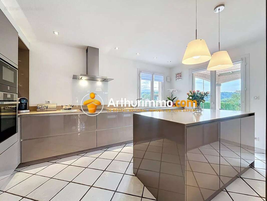 Maison à BOURGOIN-JALLIEU