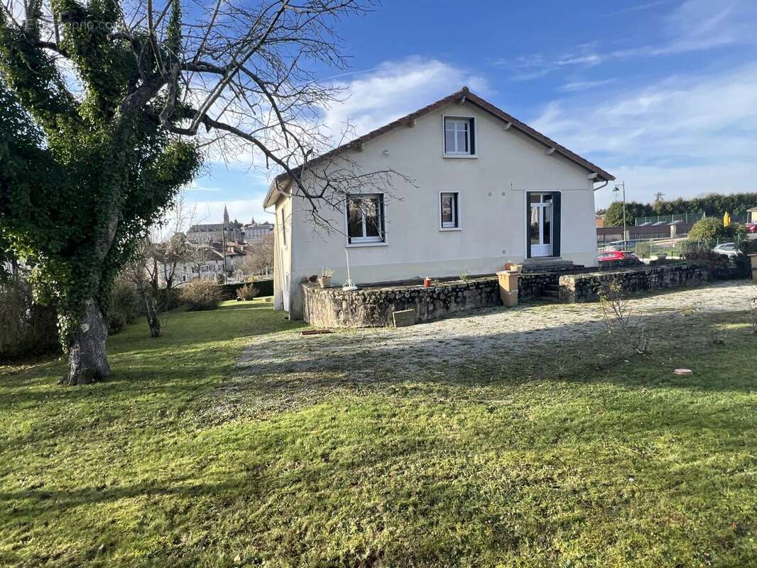 Maison à LE DORAT