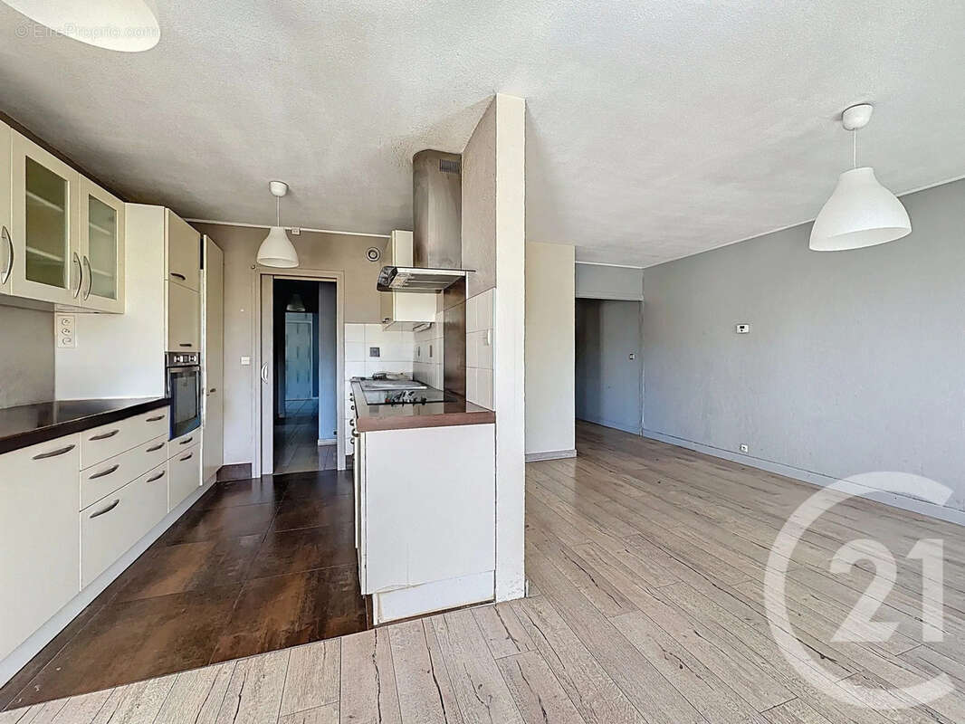 Appartement à DECINES-CHARPIEU