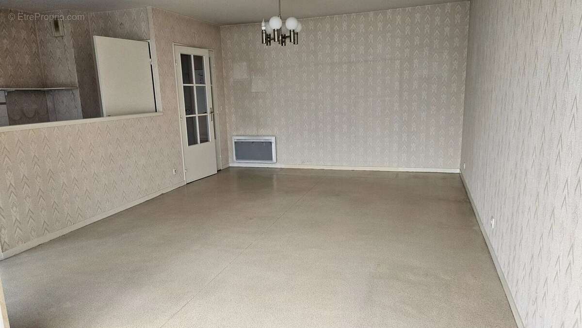 Appartement à NEUVILLE-EN-FERRAIN