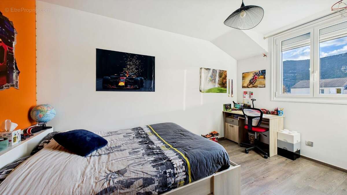 Appartement à GUILHERAND-GRANGES