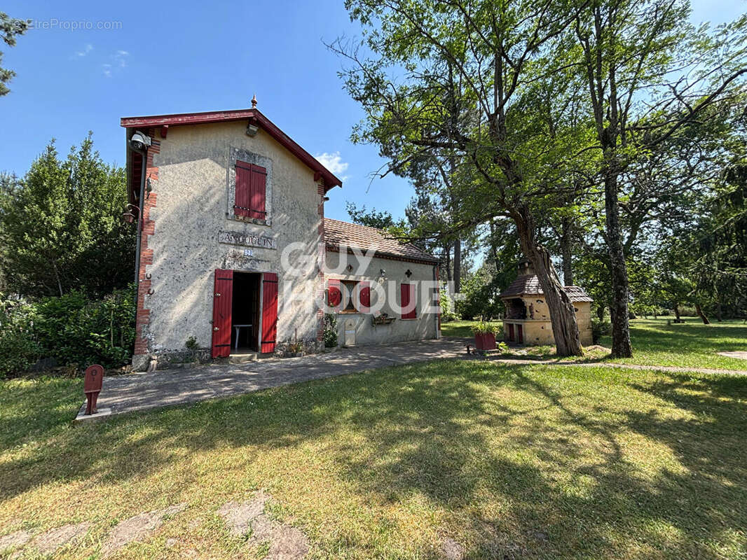 Maison à ESCOURCE