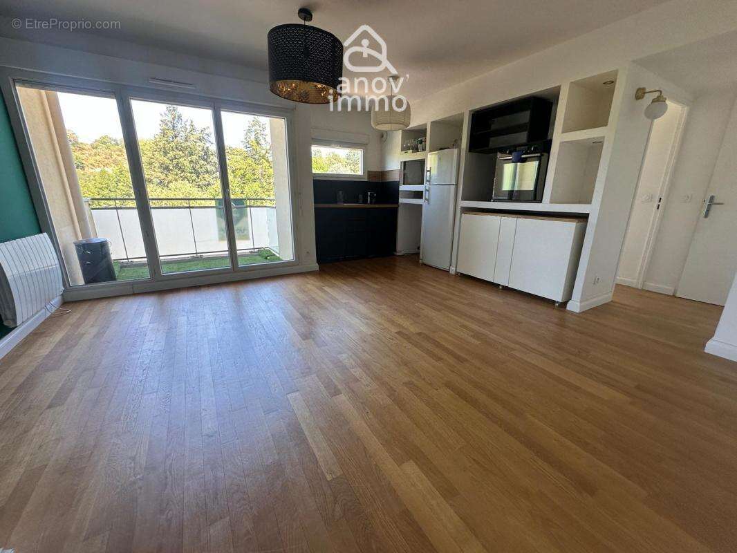 Appartement à NEUVILLE-SUR-SAONE