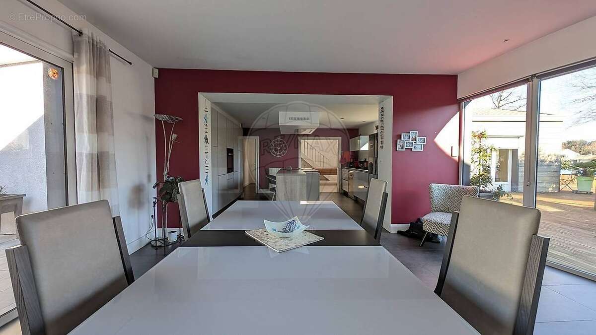 Maison à LES MATHES