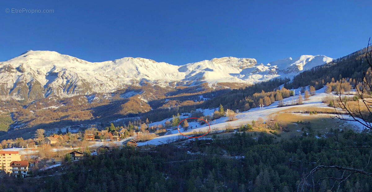 Terrain à LES THUILES