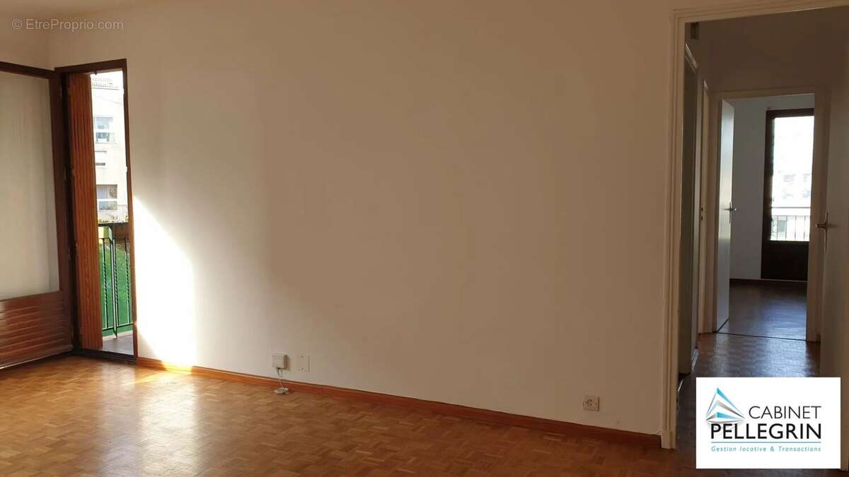 Appartement à MARSEILLE-4E