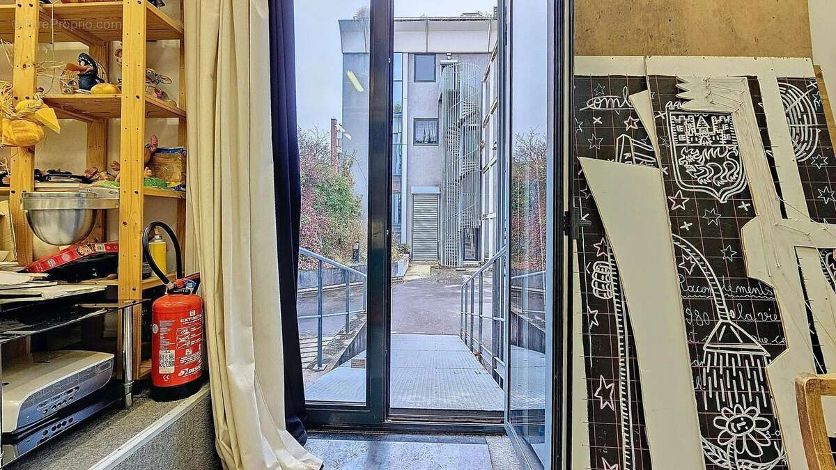 Photo 5 - Commerce à LES LILAS