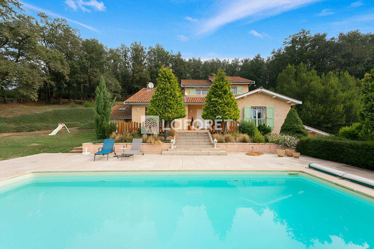 Maison à SAINT-LAURENT-DE-CHAMOUSSET