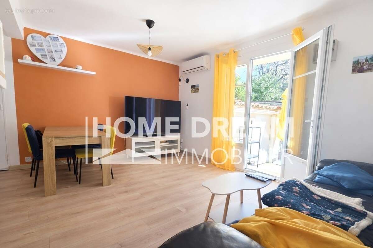 Appartement à SIX-FOURS-LES-PLAGES