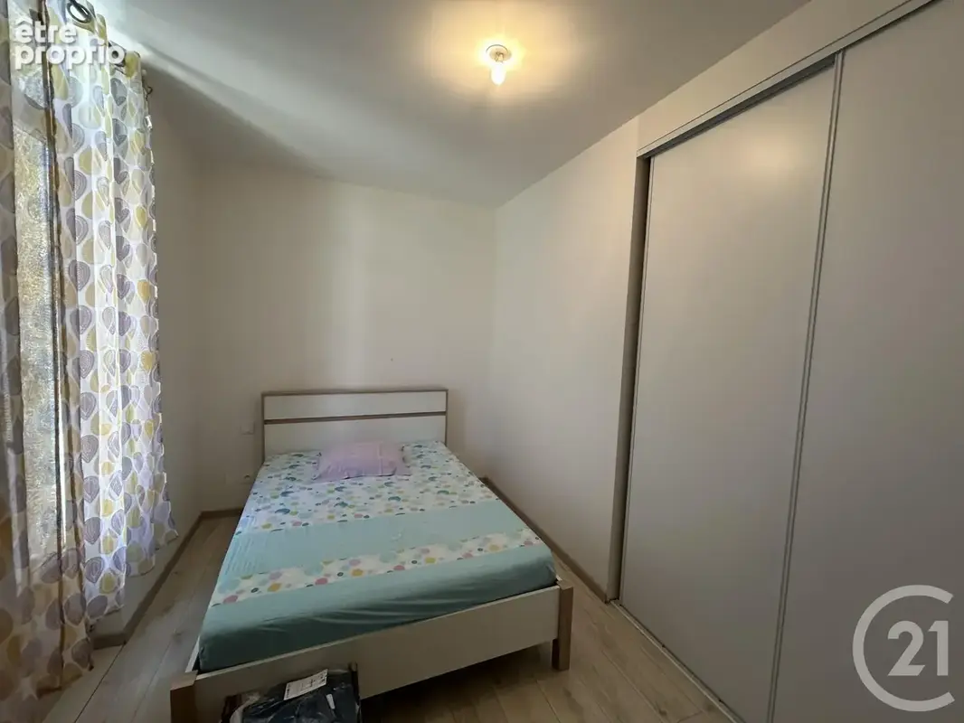 Maison 9 pièces 257 m² à vendre à Les Eglisottes-Et-Chalaures (33230) - photo 11