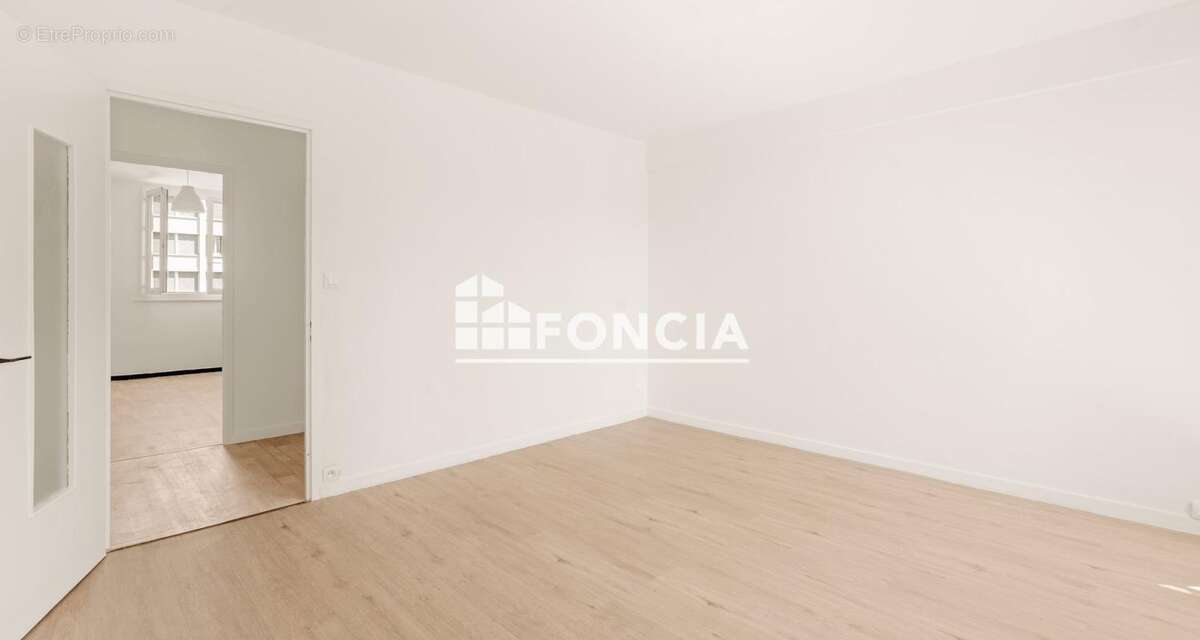 Superbe T3 entièrement rénové de 60 m² – Saint-Priest - photo 6