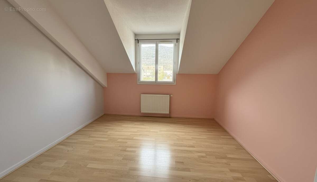 Appartement à VIZILLE