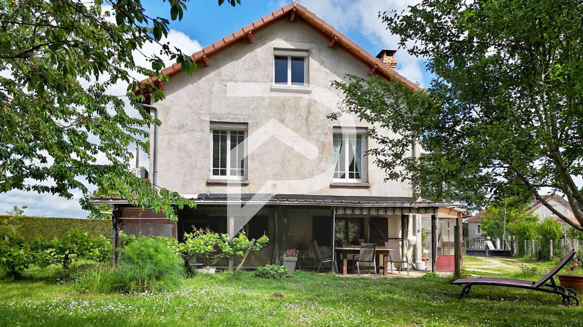 Maison à NEUVIC