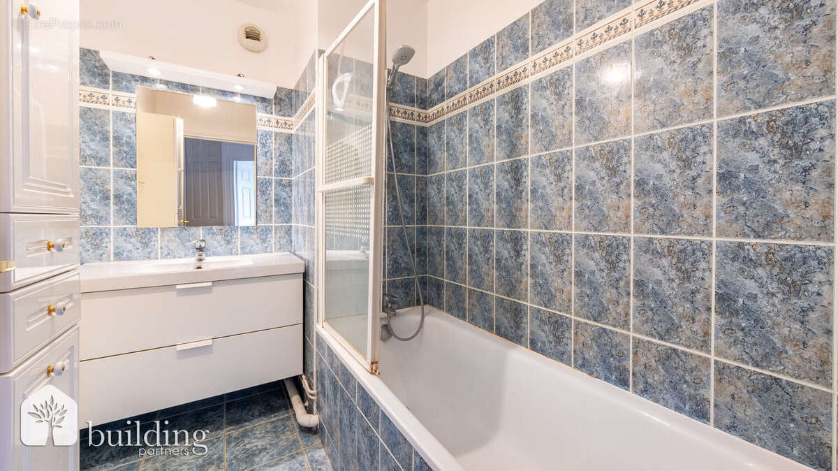 Appartement à COURBEVOIE