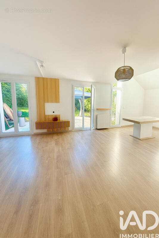 Photo 1 - Maison à JOUY-LE-MOUTIER