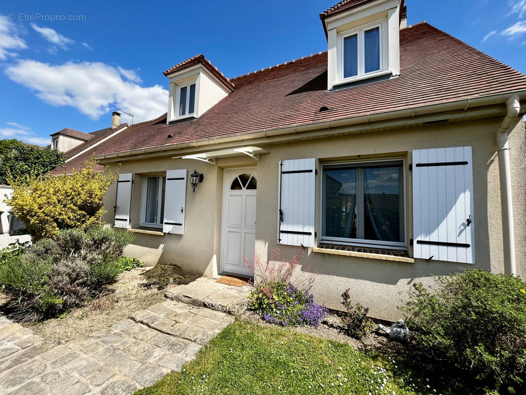 Maison à ROZAY-EN-BRIE