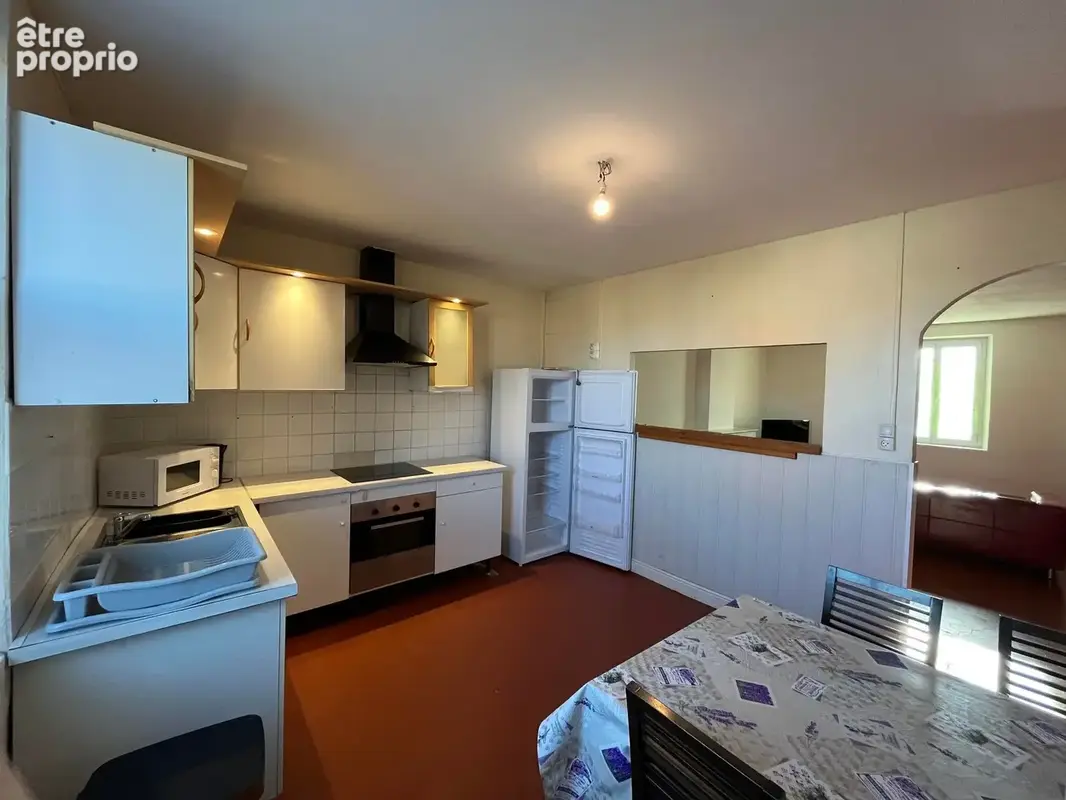 Salin de Giraud (13) : Ensemble Immobilier = Un Local commercial de 125 m2 + un Appartement T4 Traversant de 1 - photo 9