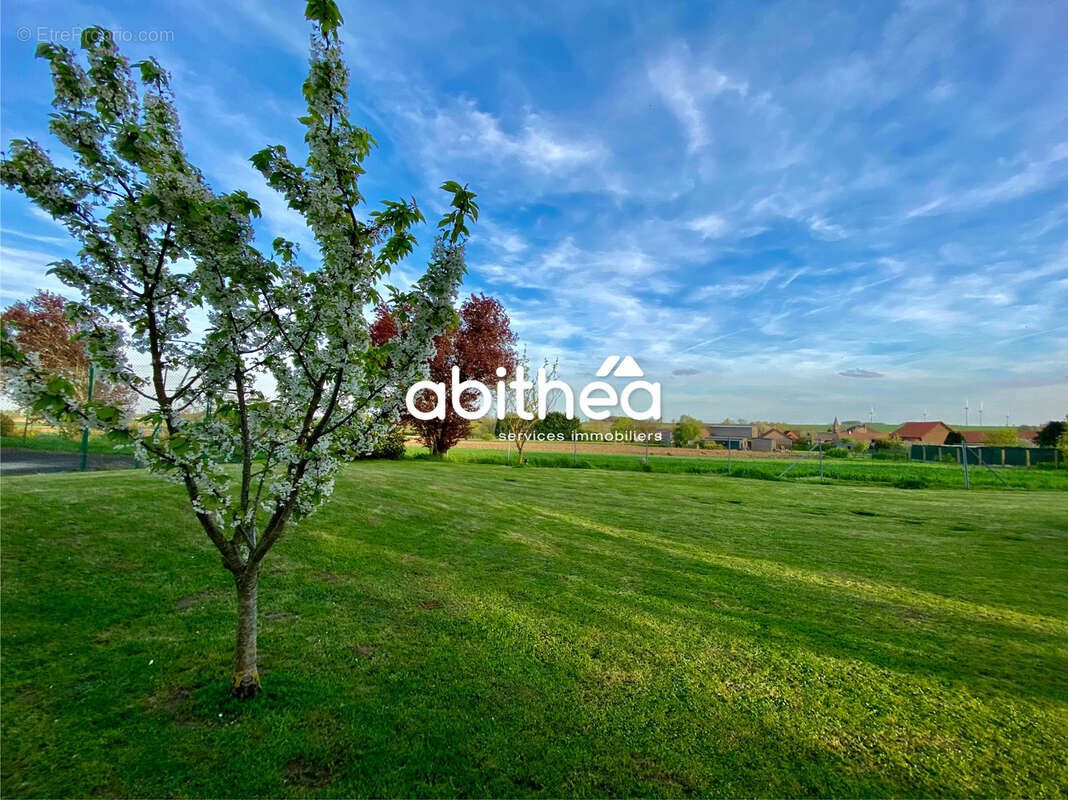 Maison à FRESNES-LES-MONTAUBAN