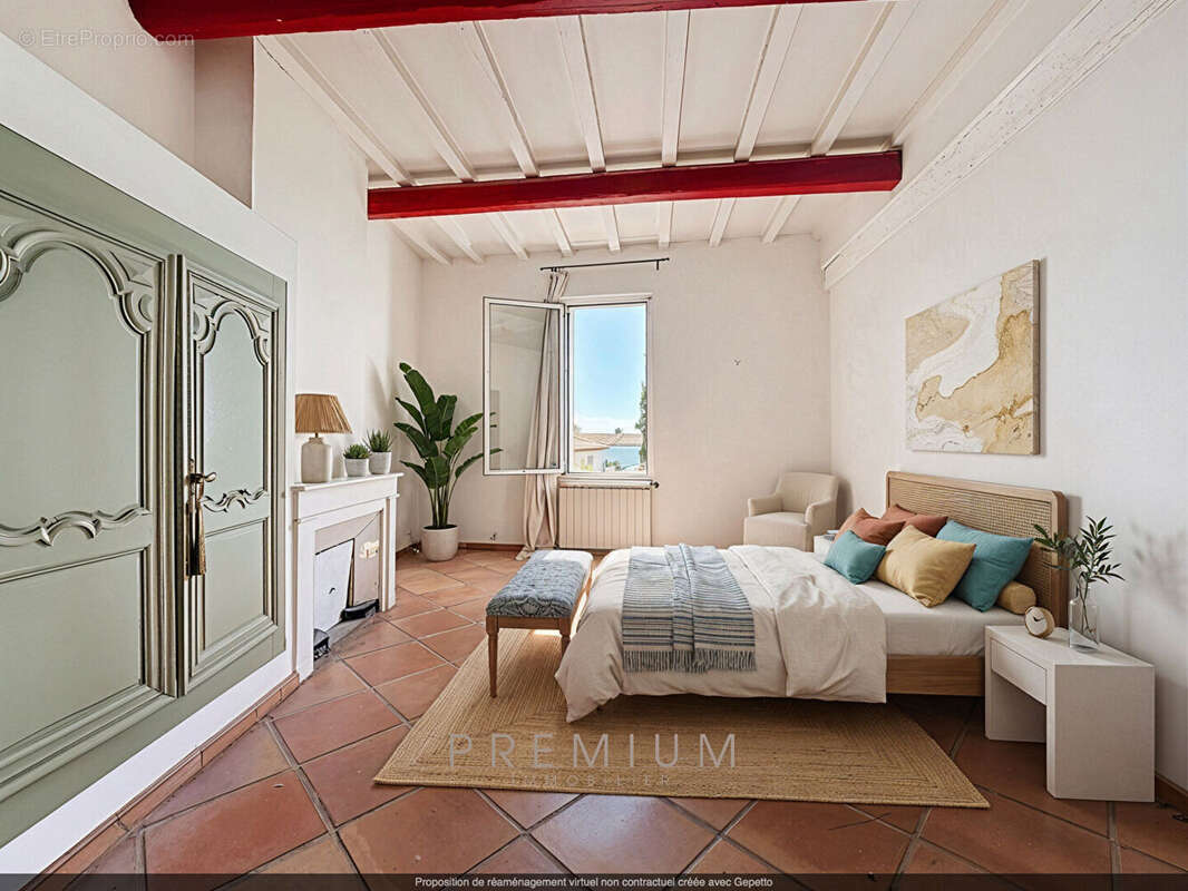 Maison à VIC-LA-GARDIOLE