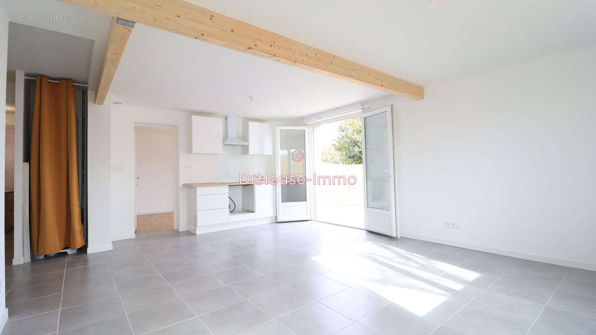 Appartement à SABLONS