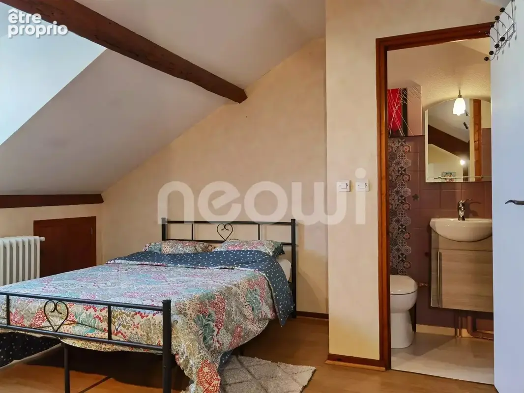 INVESTISSEMENT LOCATIF - Appartement T5 en duplex, meublé et DPE en C ! - photo 6