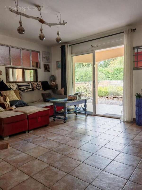 Maison 89 m² à Eyrans  - photo 7