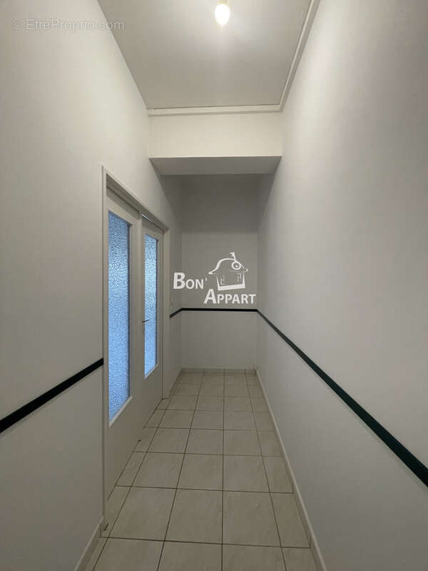 Appartement F2 avec entrée individuelle, garage et cellier   Centre de Rombas - photo 7