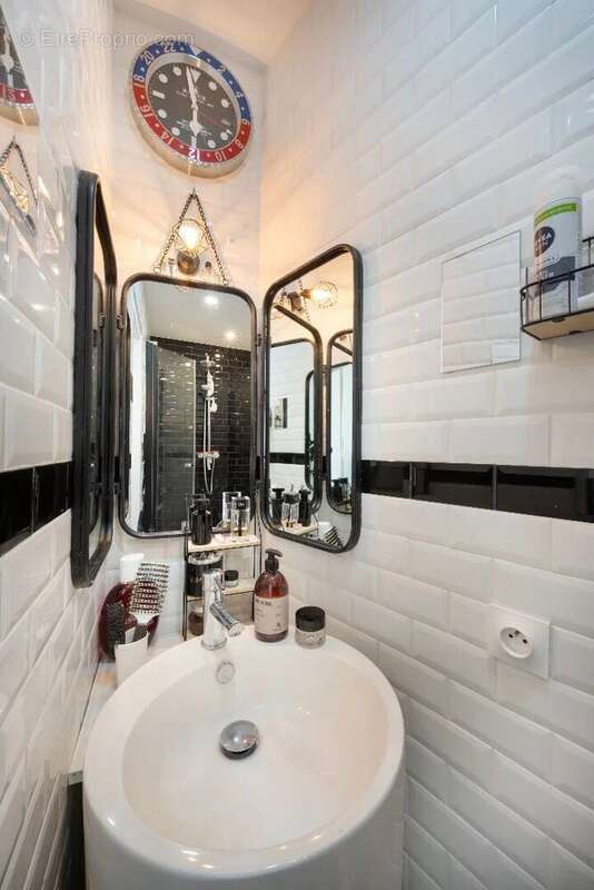 Appartement à CHARENTON-LE-PONT