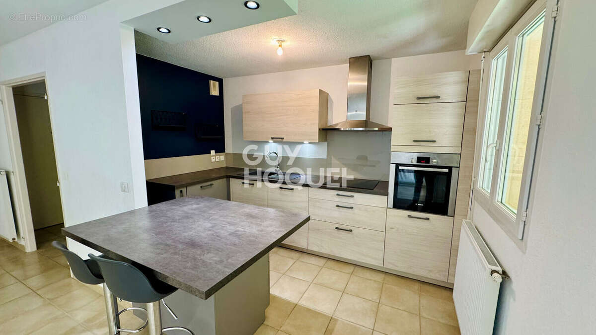 Appartement à CRUSEILLES