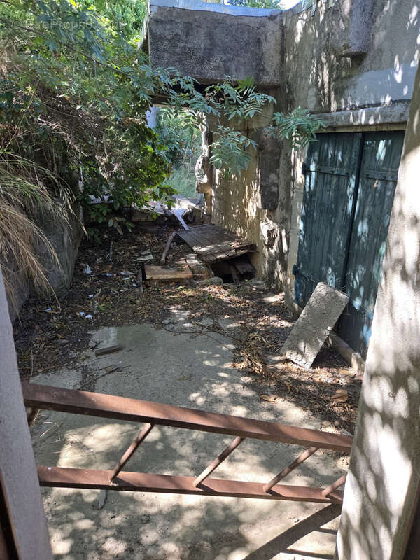 Terrain à MARSEILLE-14E