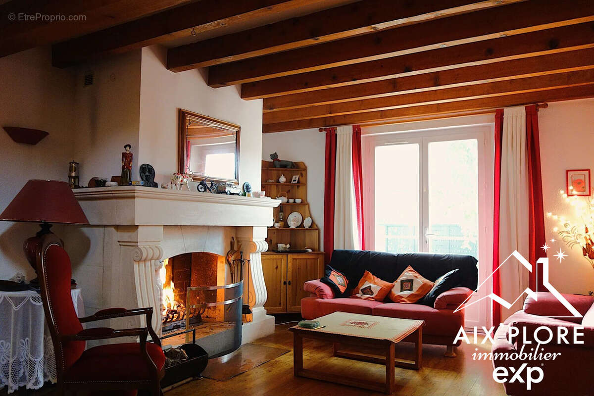 Maison à ENTRECHAUX