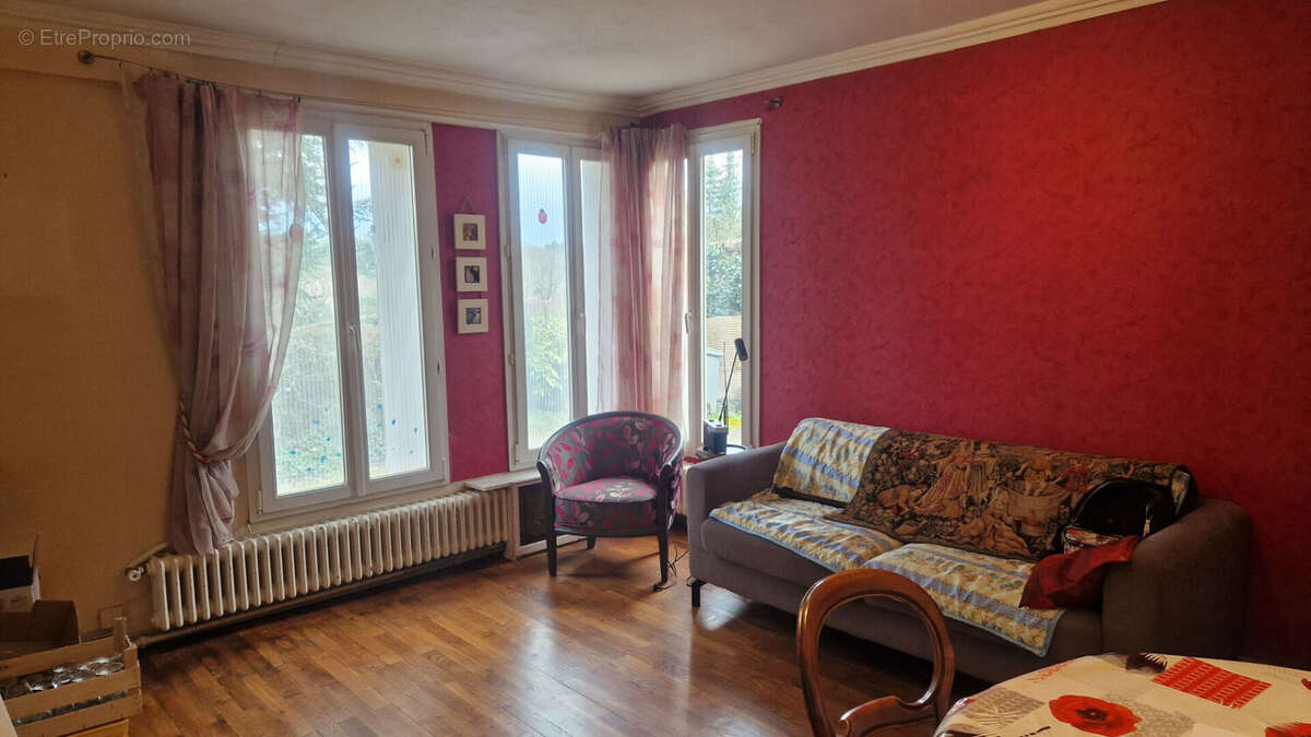 Maison à CHARBONNIERES-LES-BAINS