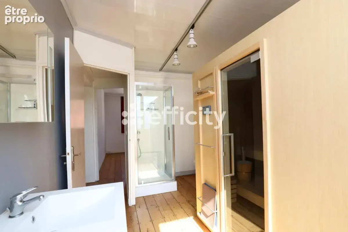 Maison 7 pièces 230 m² à vendre à Croix (59170) - photo 11