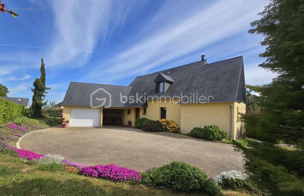 Maison à LA BAZOUGE-DES-ALLEUX