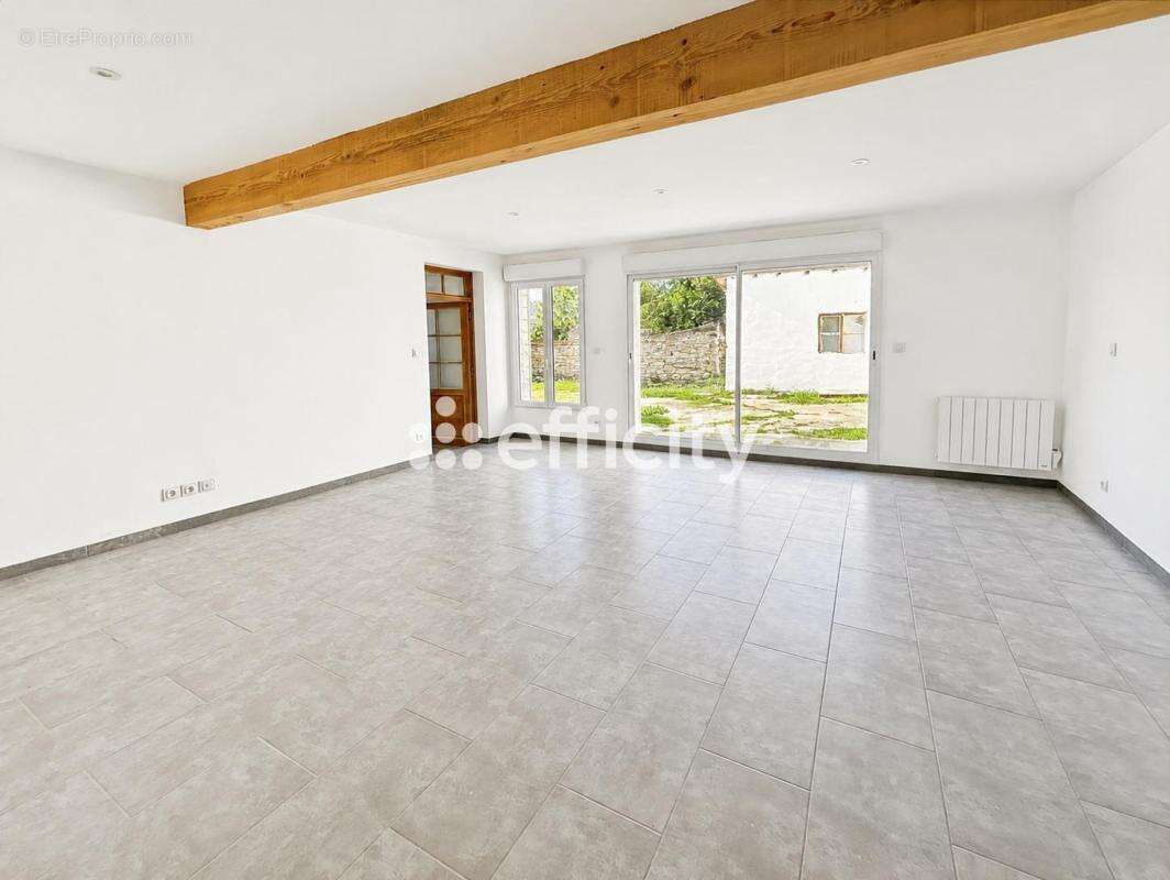 Maison à LE SEURE