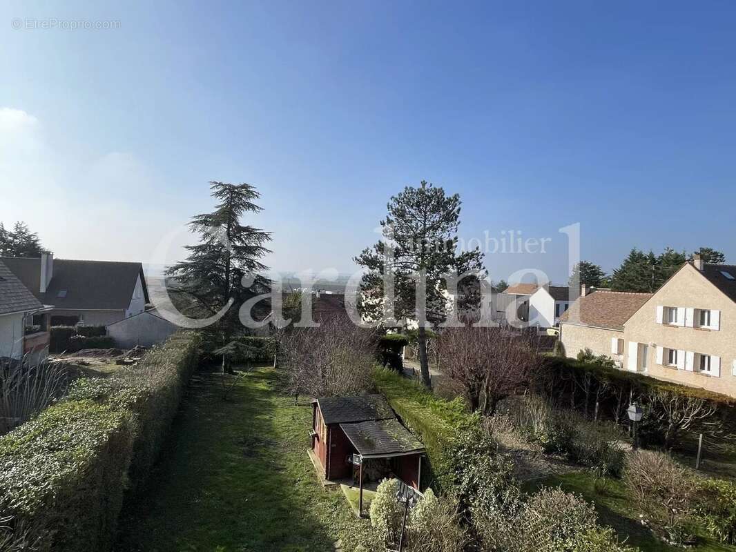 Maison à SAINT-NOM-LA-BRETECHE