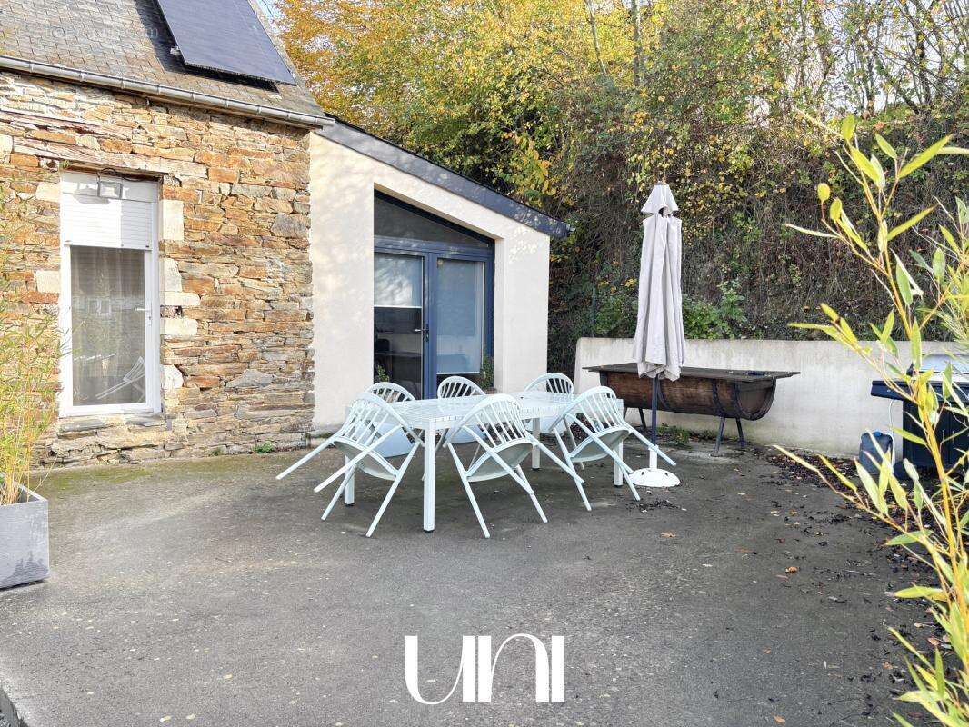Maison à TROIS-MONTS