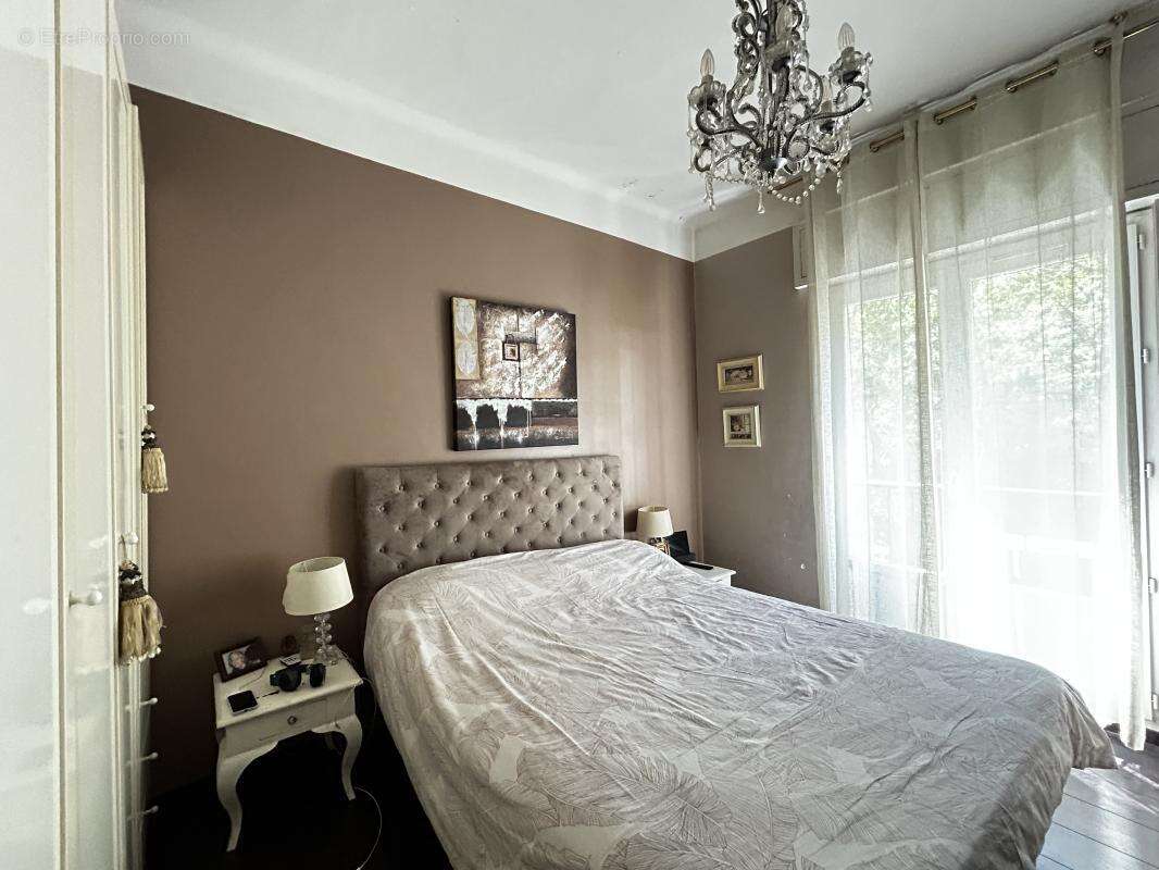 Appartement à MARSEILLE-2E
