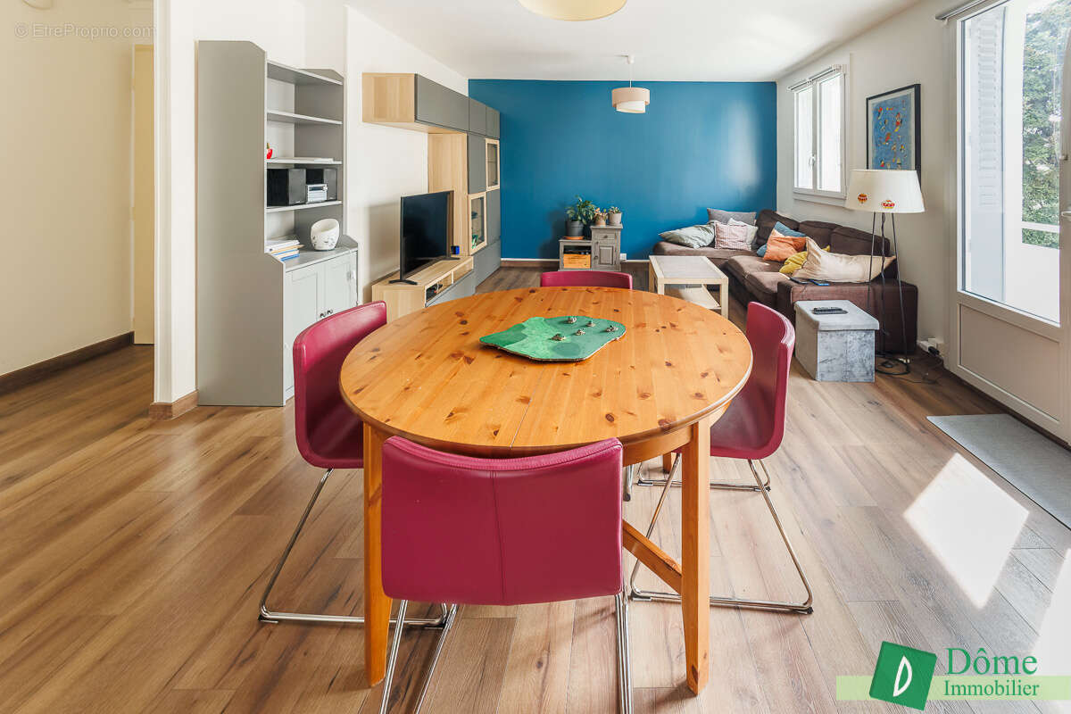 Appartement à MEYLAN